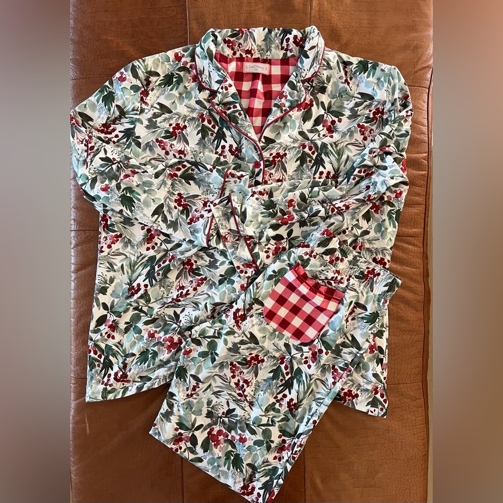 Sweet Honey womens PJ set. Size XXL, button down top and pants. Super soft